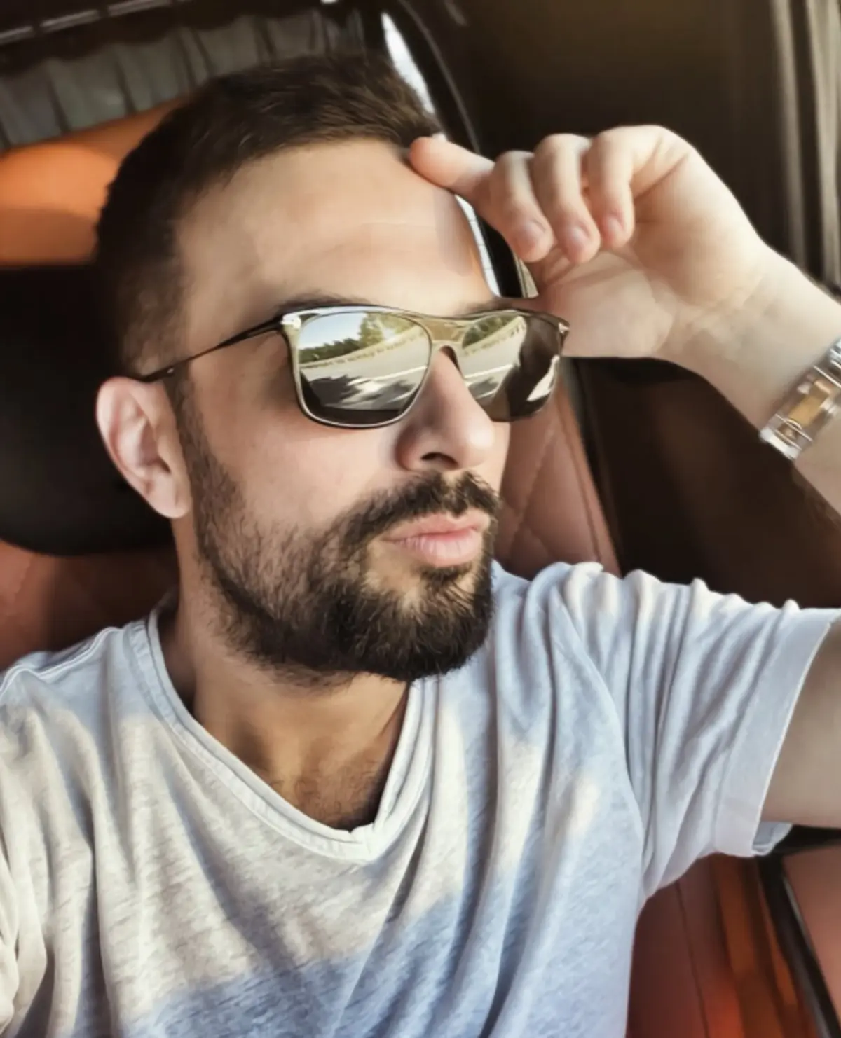 Tarkan saçlarını kısacık kestirdi! Sosyal medya yıkıldı 2