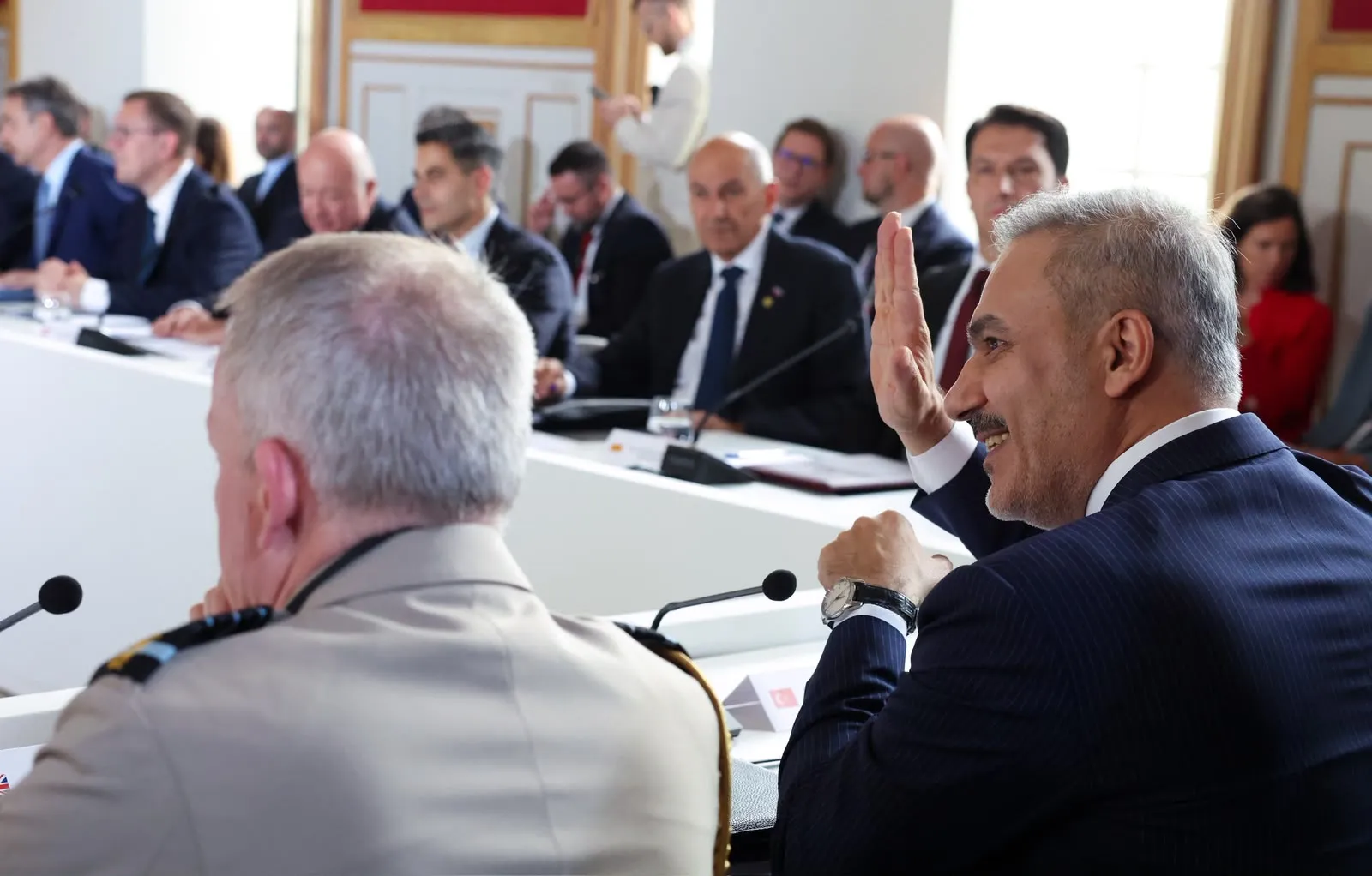 Hakan Fidan Paris'te Ukrayna için masaya oturdu