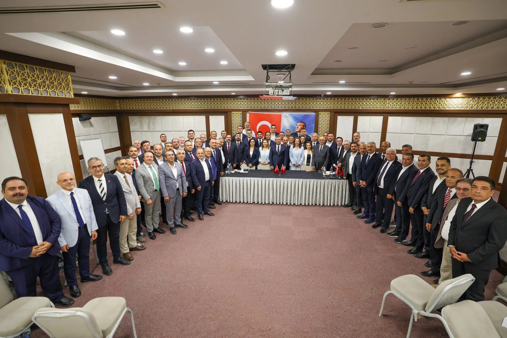 CHP’de yeni yol haritası il başkanlarıyla çizildi
