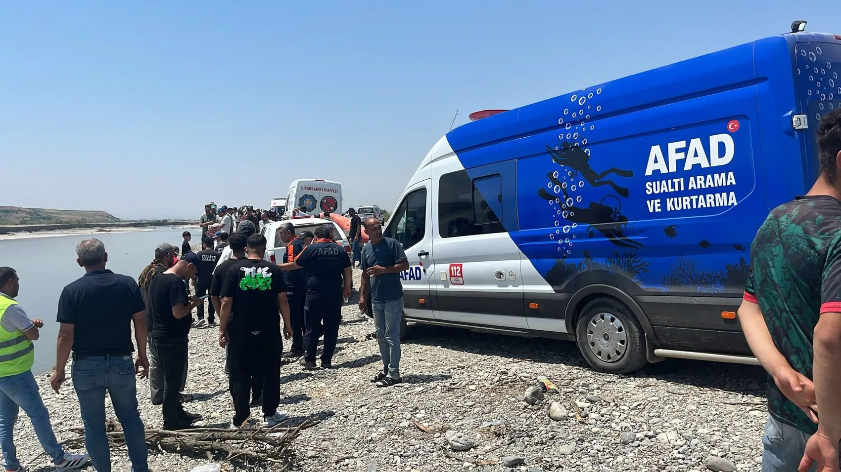 Diyarbakır Silvan'da Malabadi Çayı'na giren genç kayboldu