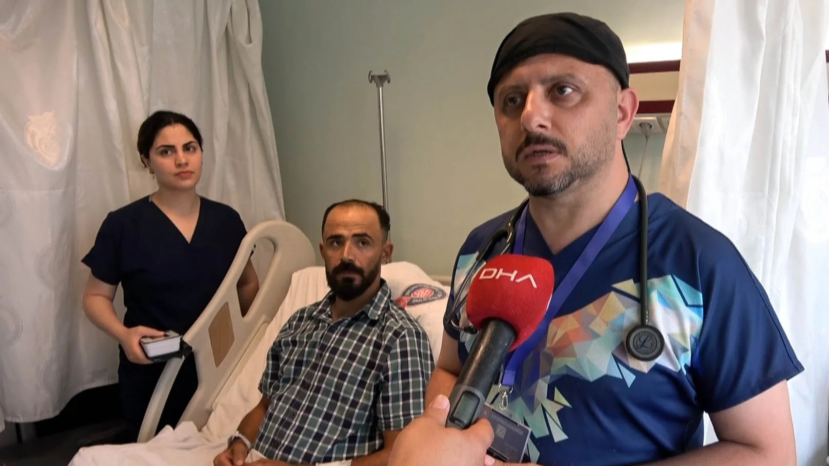 Sedef hastasının atardamarı kendiliğinden yırtıldı