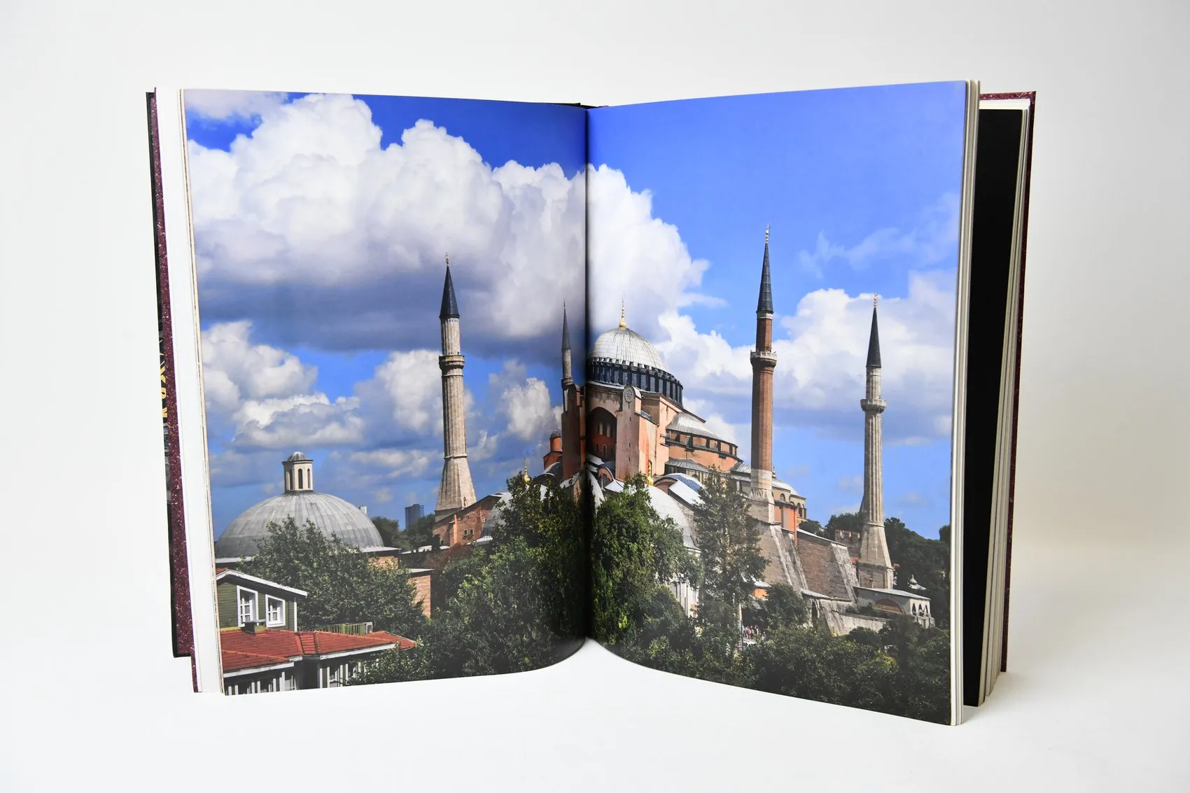 Ayasofya için özel koleksiyon kitabı raflara çıkıyor