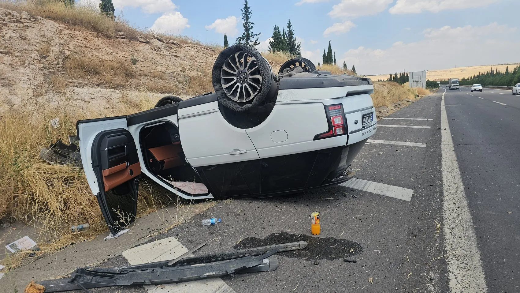 Şanlıurfa'da cip kaza yaptı sürücü yaralı kurtuldu