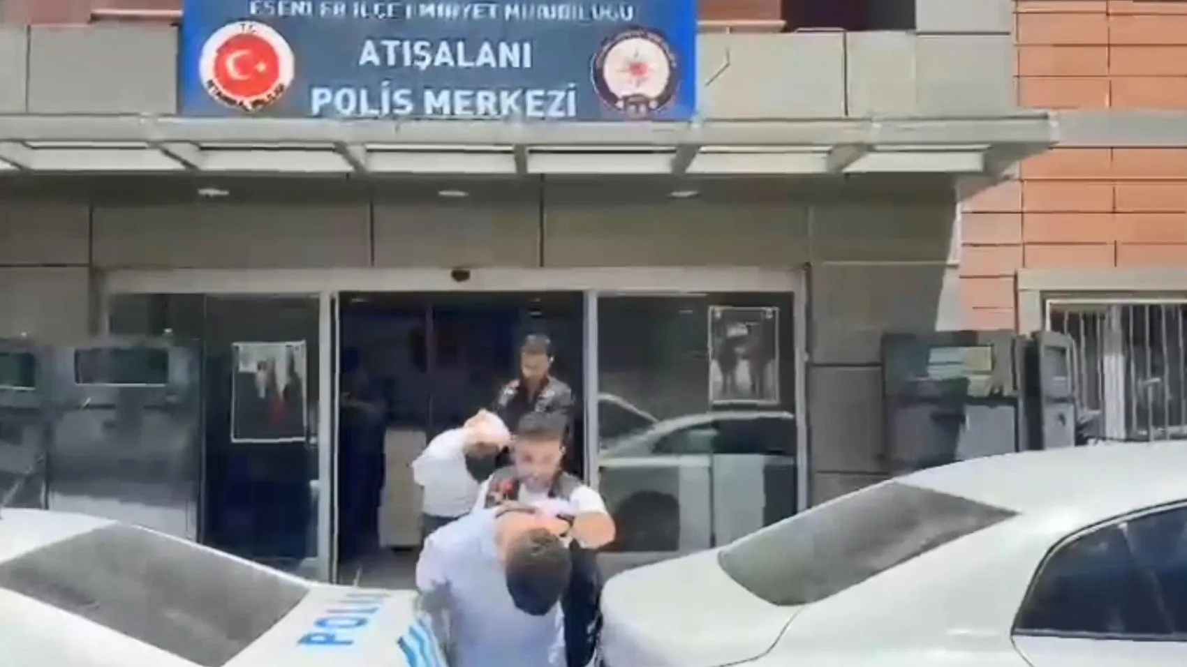 Esenler polisinden motosiklet hırsızlarına suçüstü operasyonu