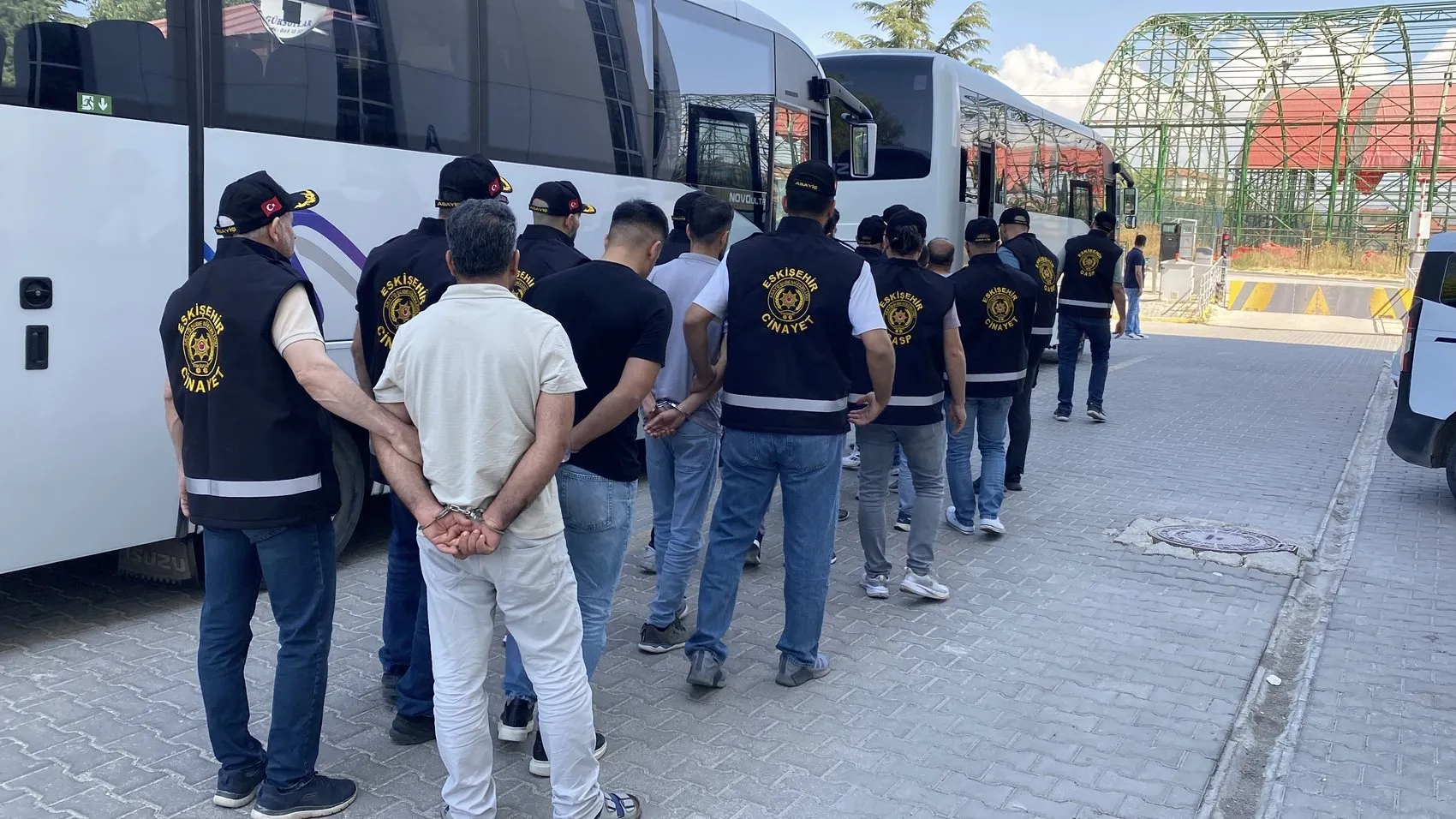 Eskişehir’de sokak kavgasına polis müdahalesi 18 kişi gözaltında