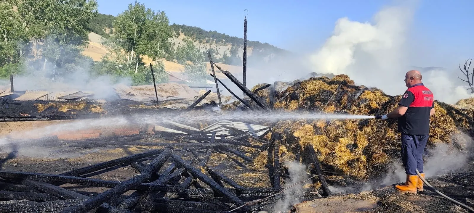 Mudurnu'da bir ailenin kışlık hazırlığı dakikalar içinde küle döndü