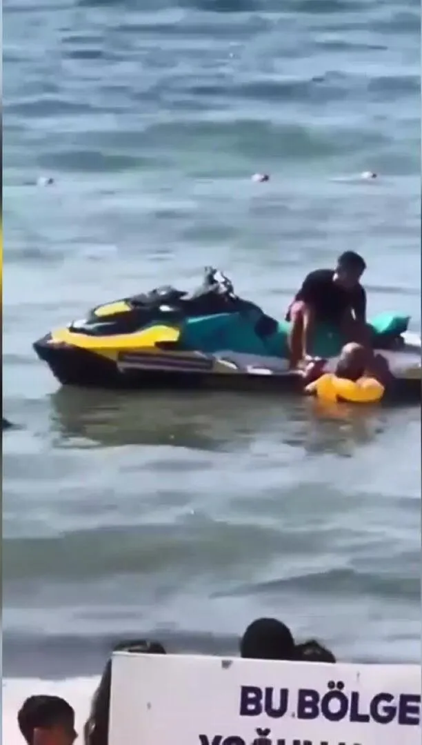 Silivri Selimpaşa'da denize giren vatandaş boğulmaktan son anda kurtuldu