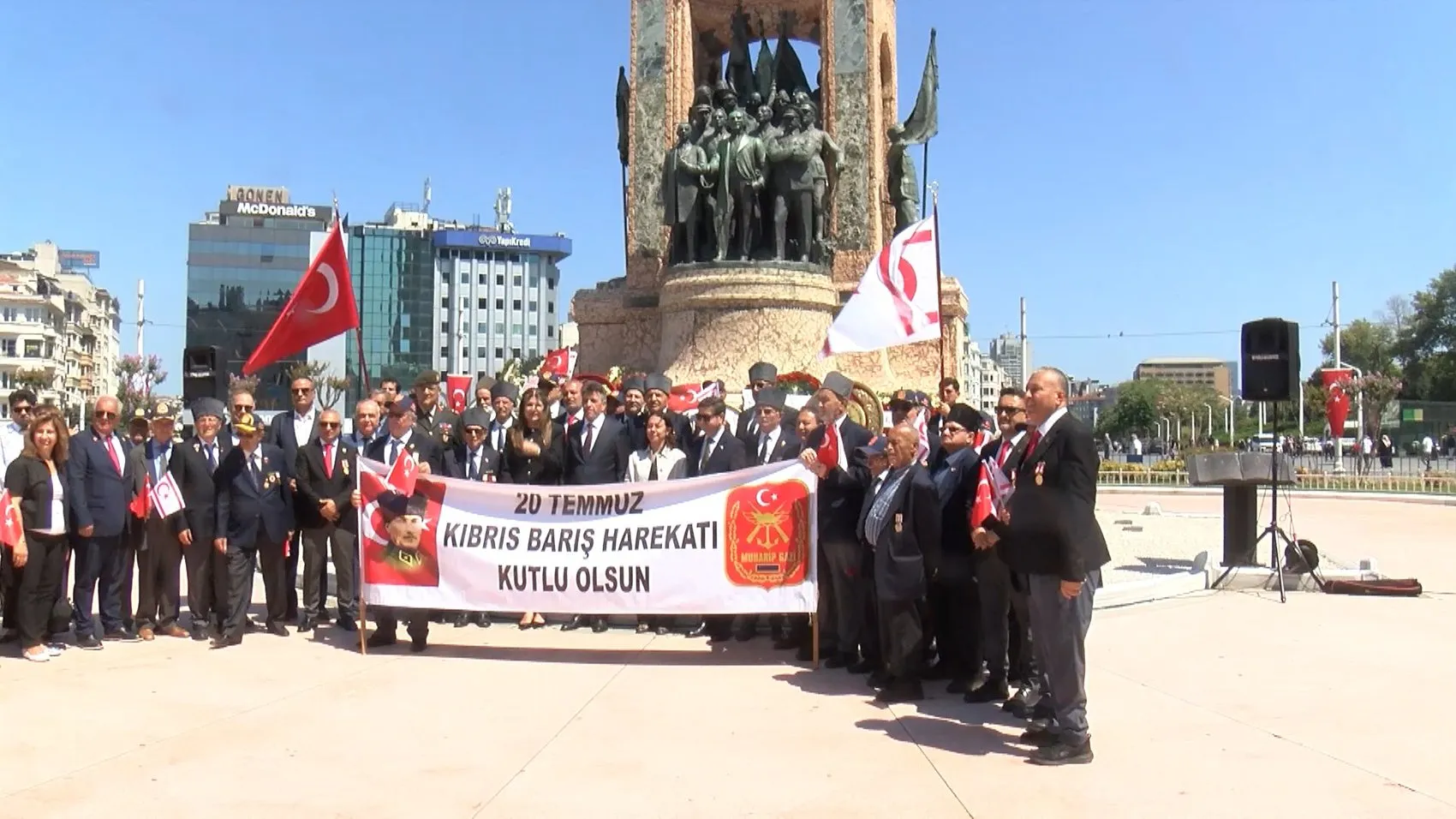 Taksim'de Kıbrıs Barış Harekatı'nın yıl dönümü kutlandı