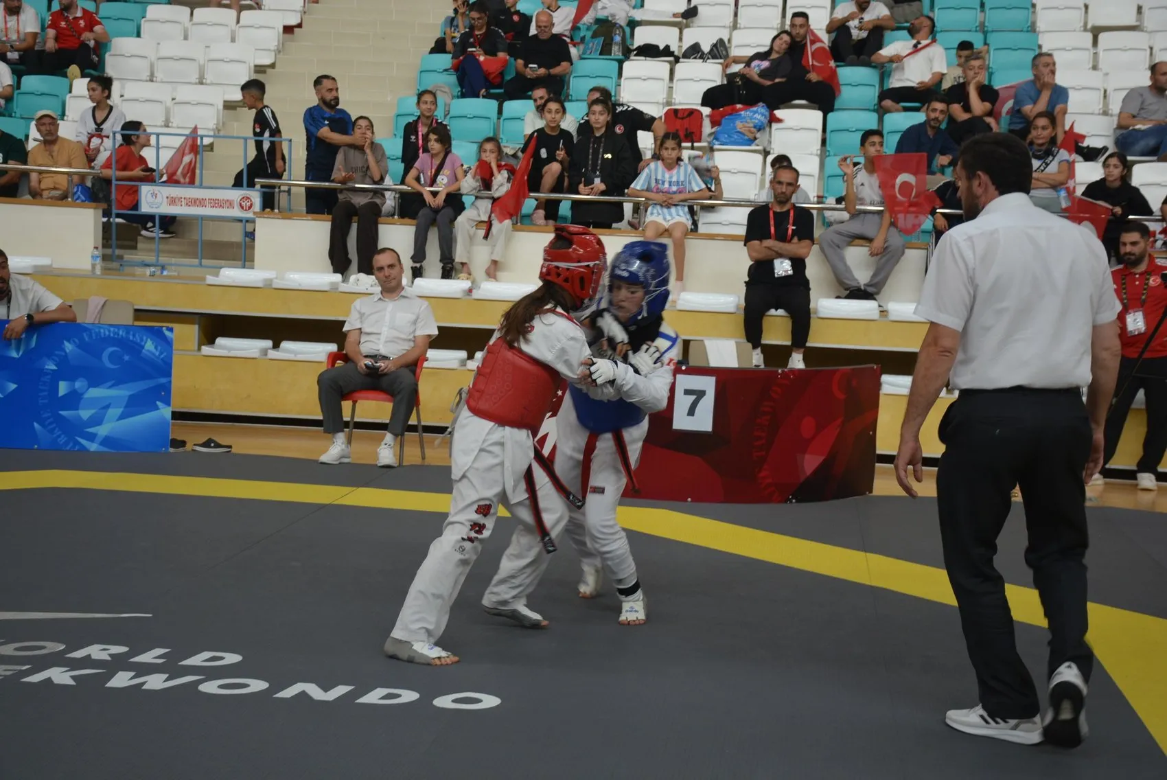 Sinop minik taekwondoculara ev sahipliği yapıyor