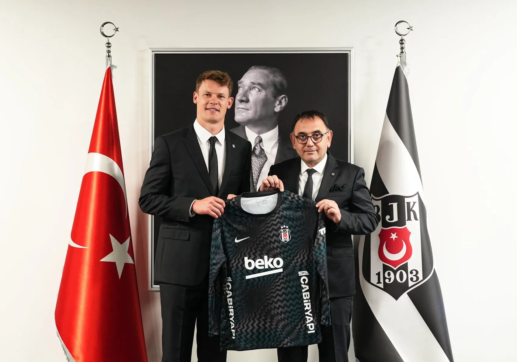 Beşiktaş kalesini Alman eldivene emanet etti