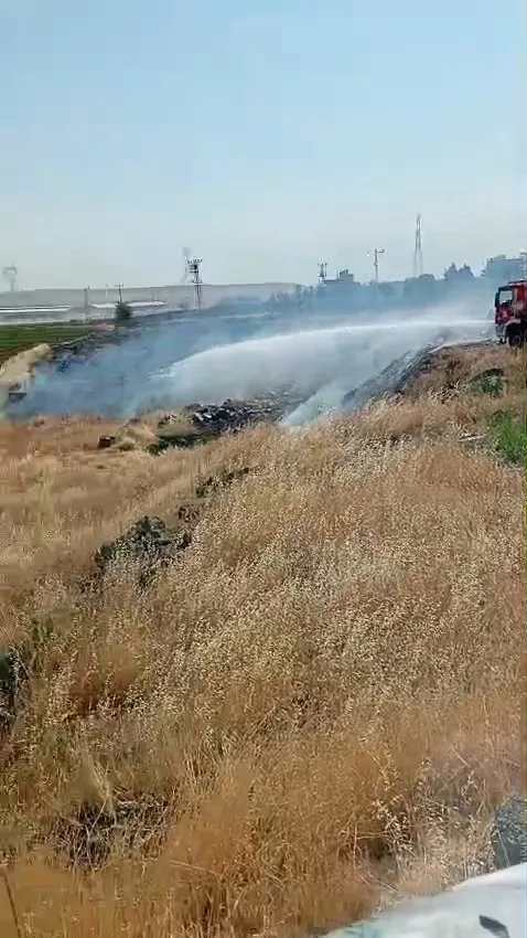 Diyarbakır'da anız yangını bir akaryakıt istasyonunu tehdit etti