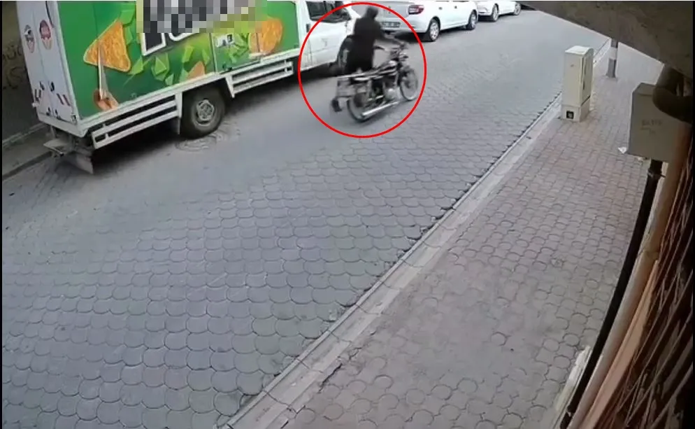 Kızıltepe’de apartman girişinden motosikletini çaldılar