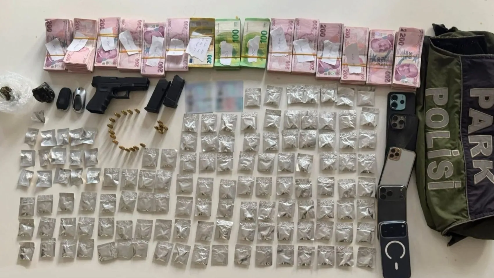 Bakırköy'de gizli bölmeli uyuşturucu operasyonu