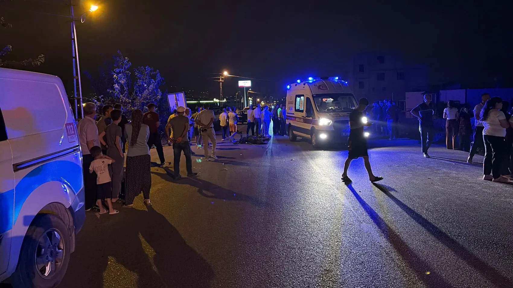 Osmaniye'de kavşakta kaza anı kameraya yansıdı