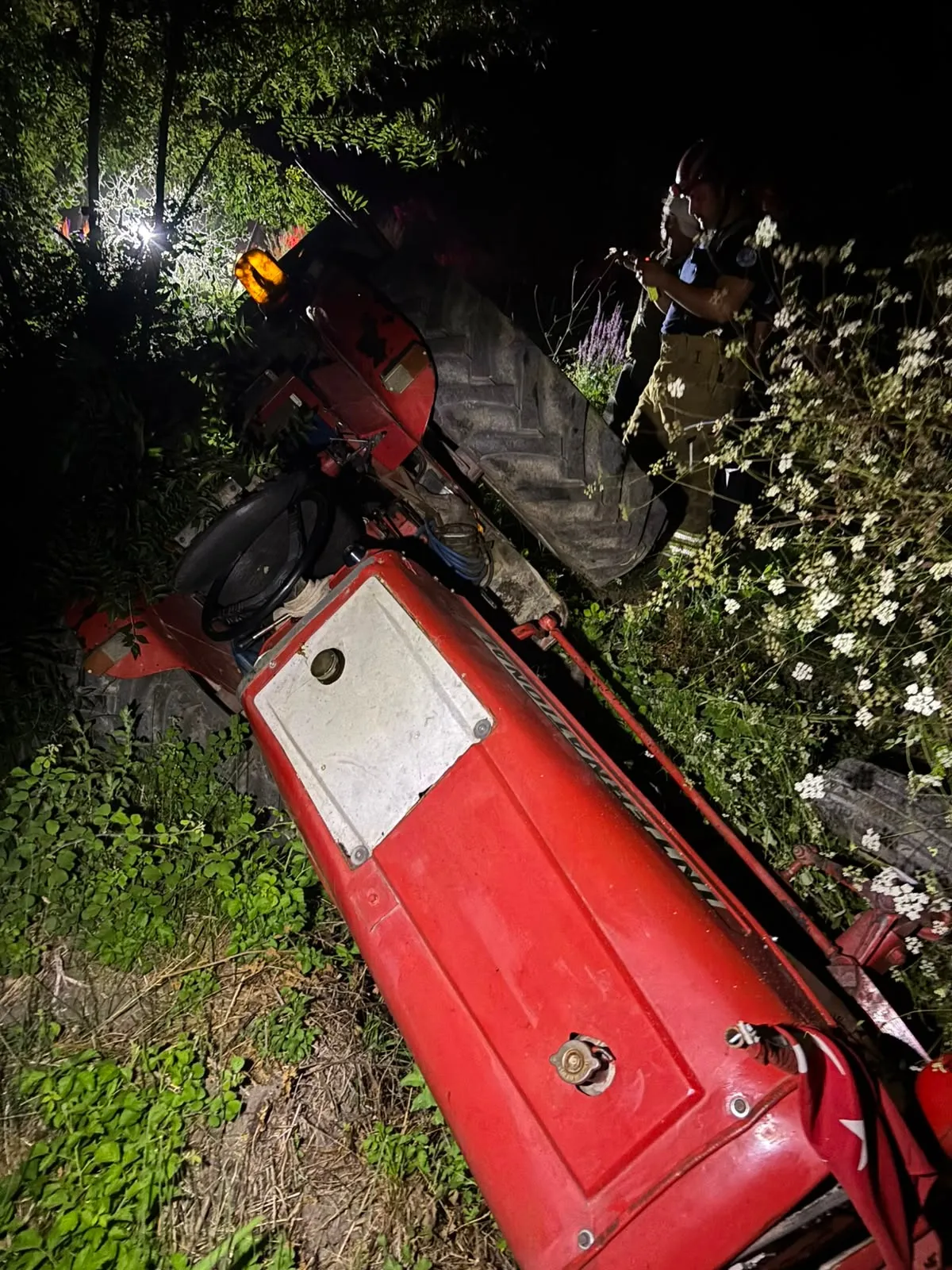 İnegöl'de traktör kazası 68 yaşındaki sürücü ağır yaralandı