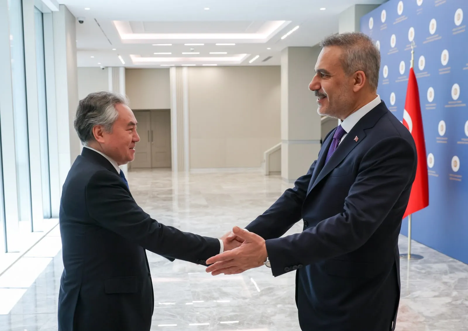 Hakan Fidan Ankara’da Kırgız mevkidaşıyla stratejik masaya oturdu