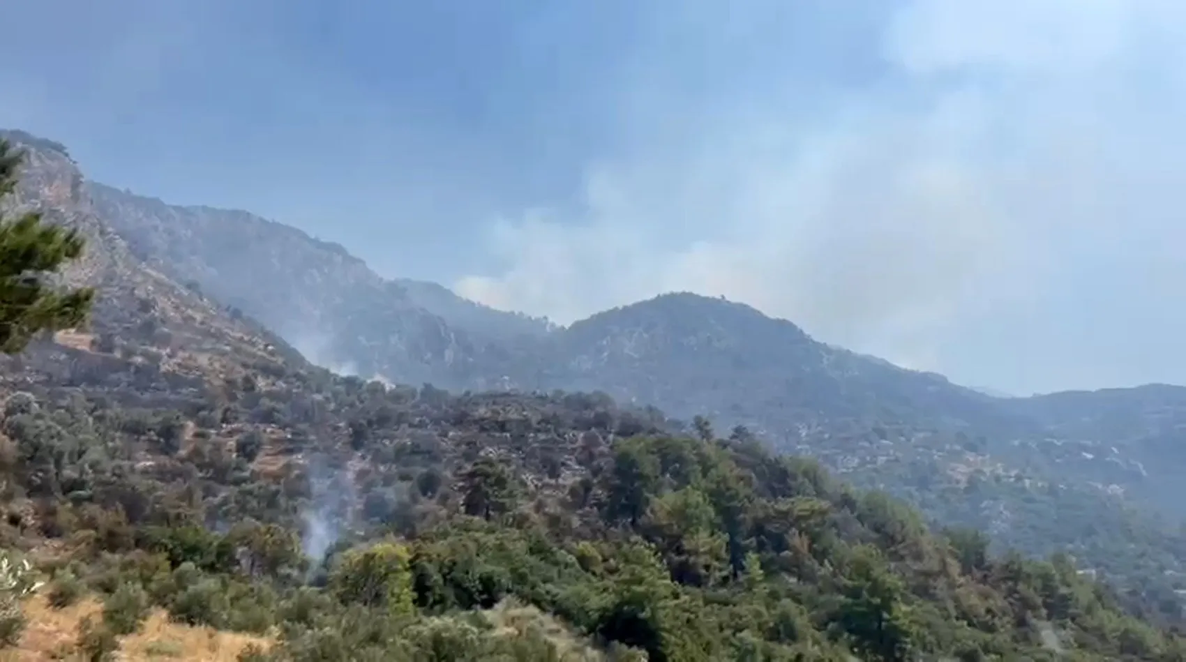Antalya Kaş'ta orman yangını ile mücadele ikinci gününde