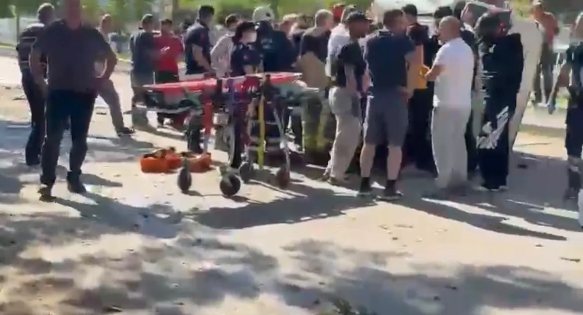 Bursa'da kamyon dehşeti 3 kişi ağır yaralandı