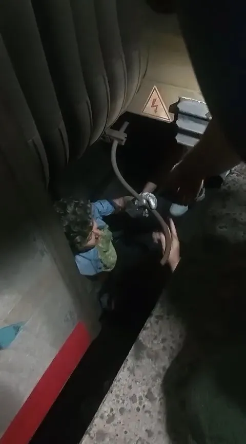 Üsküdar Marmaray istasyonunda raylara inen yolcu trenin altında kaldı