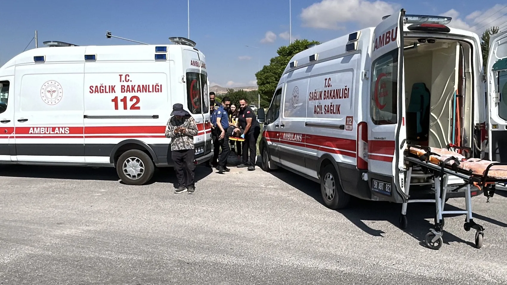 Sivas Havalimanı yolunda iki kamyonet çarpıştı 5 kişi yaralandı