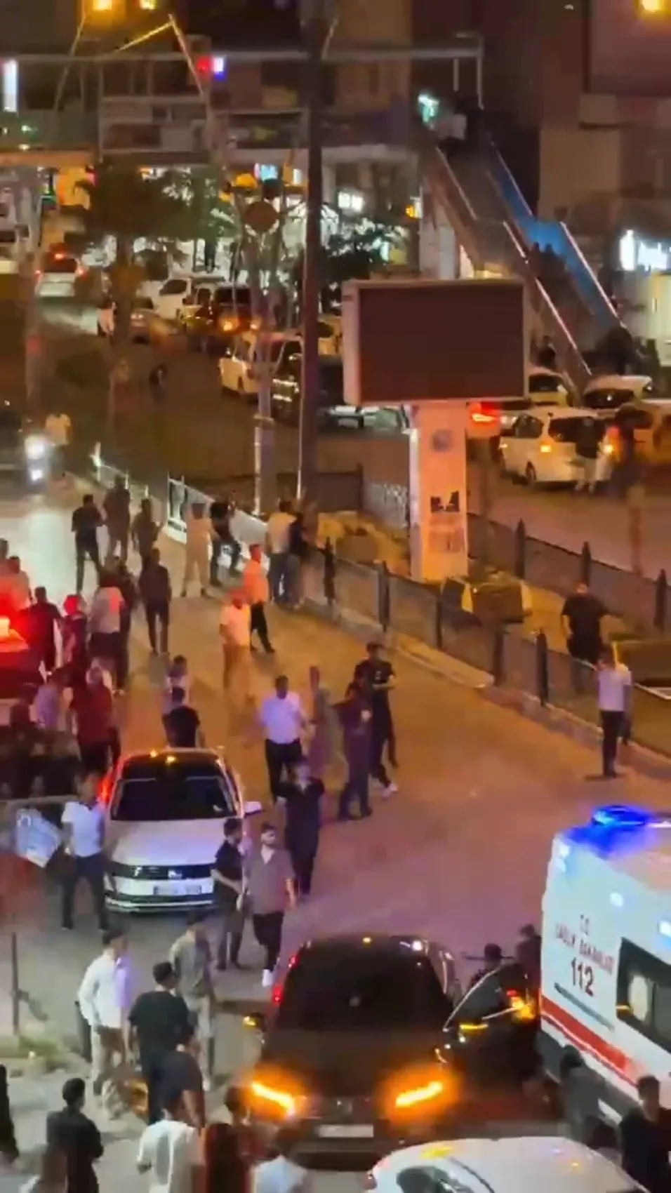Silopi İpekyolu Caddesi’nde alacak kavgası kameraya yansıdı