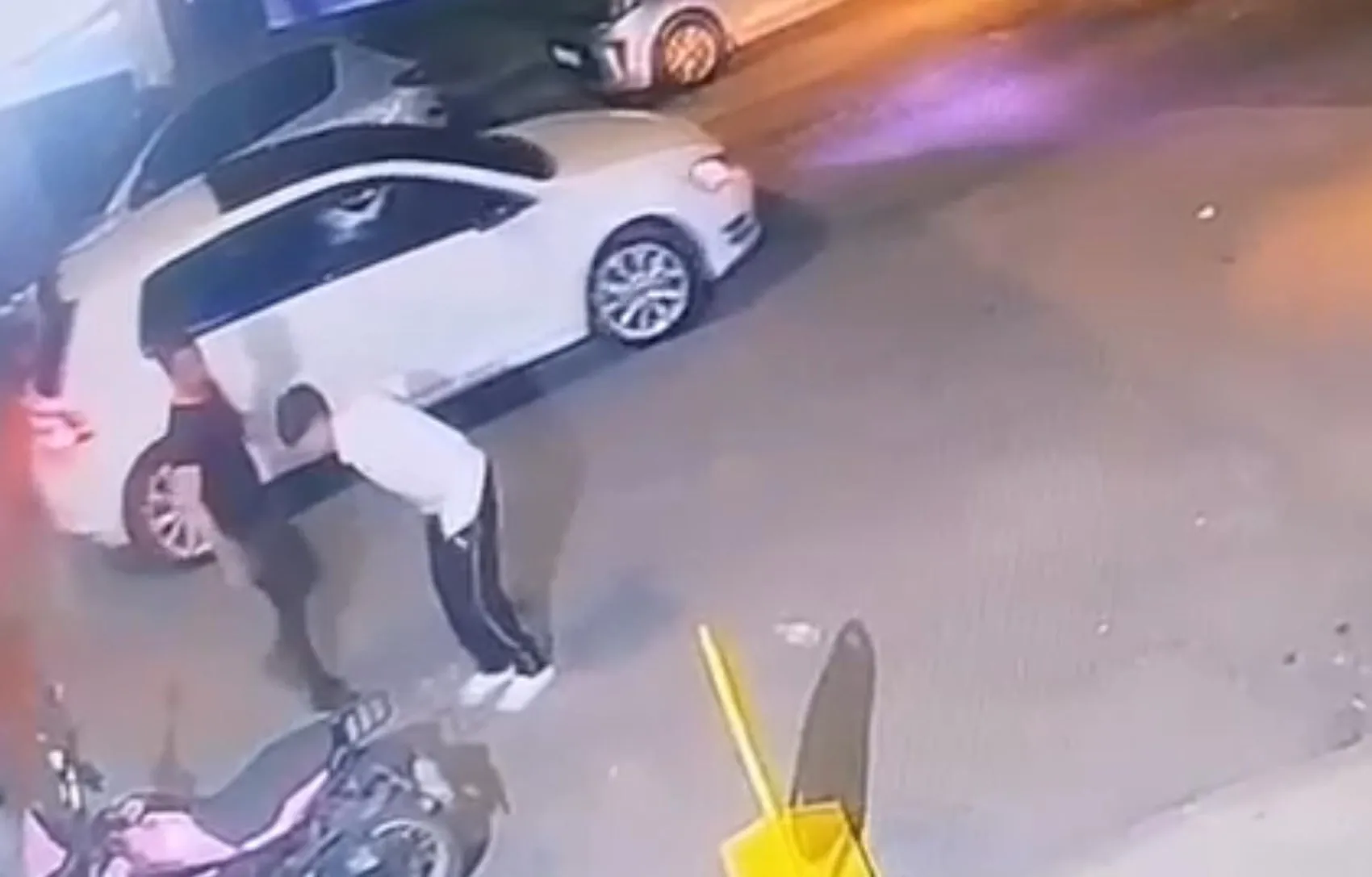 Çorlu sokaklarında bıçaklı kavga kameraya yansıdı