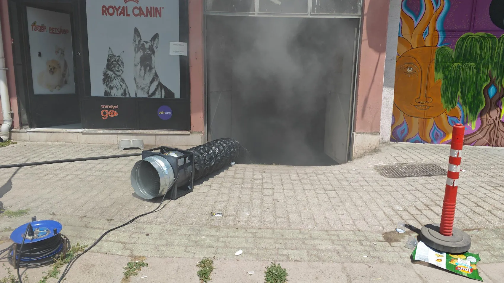 Eskişehir’de apartman otoparkında yangın paniği
