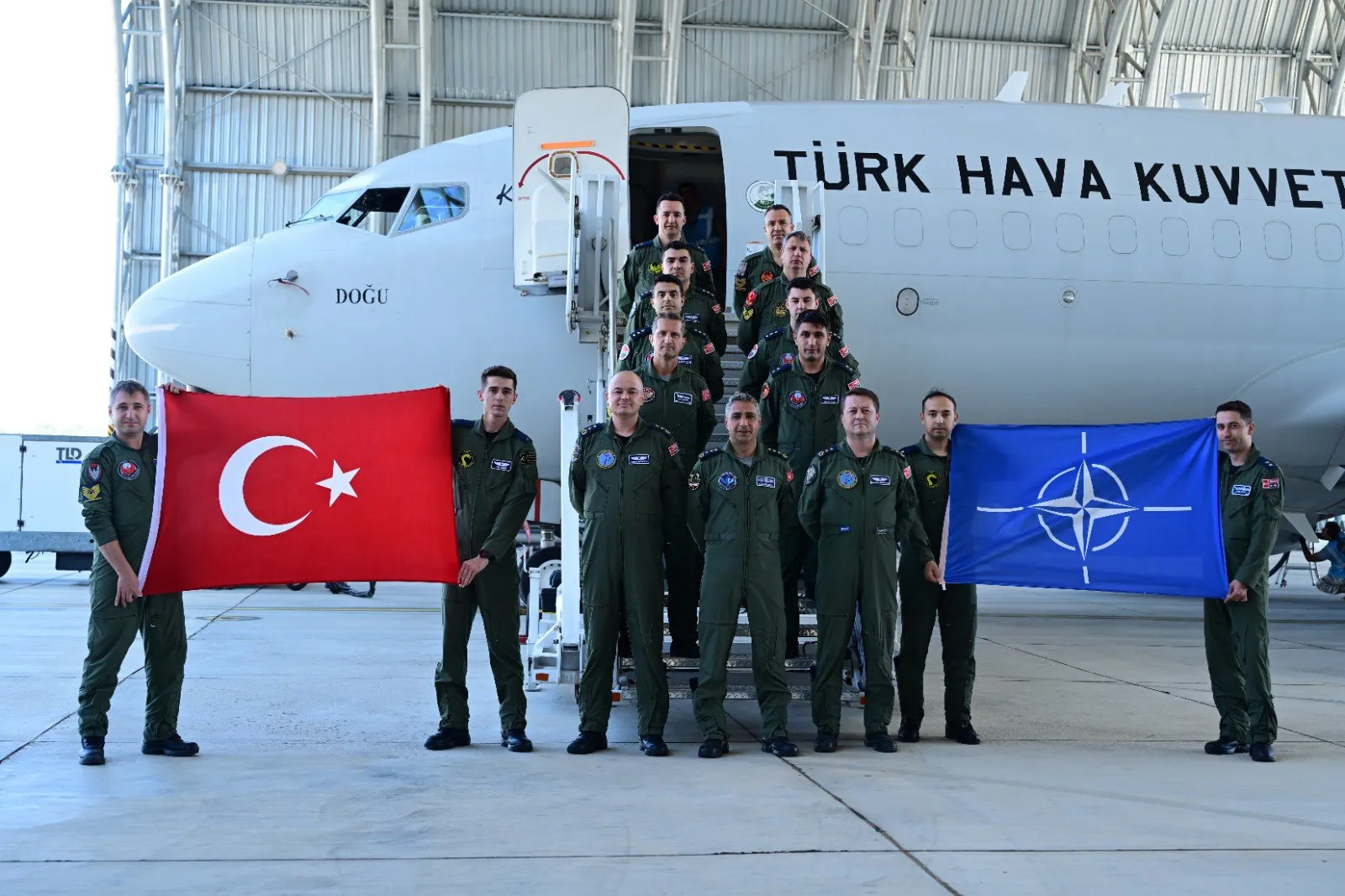 Türk jetleri NATO görevi için Romanya semalarında uçtu