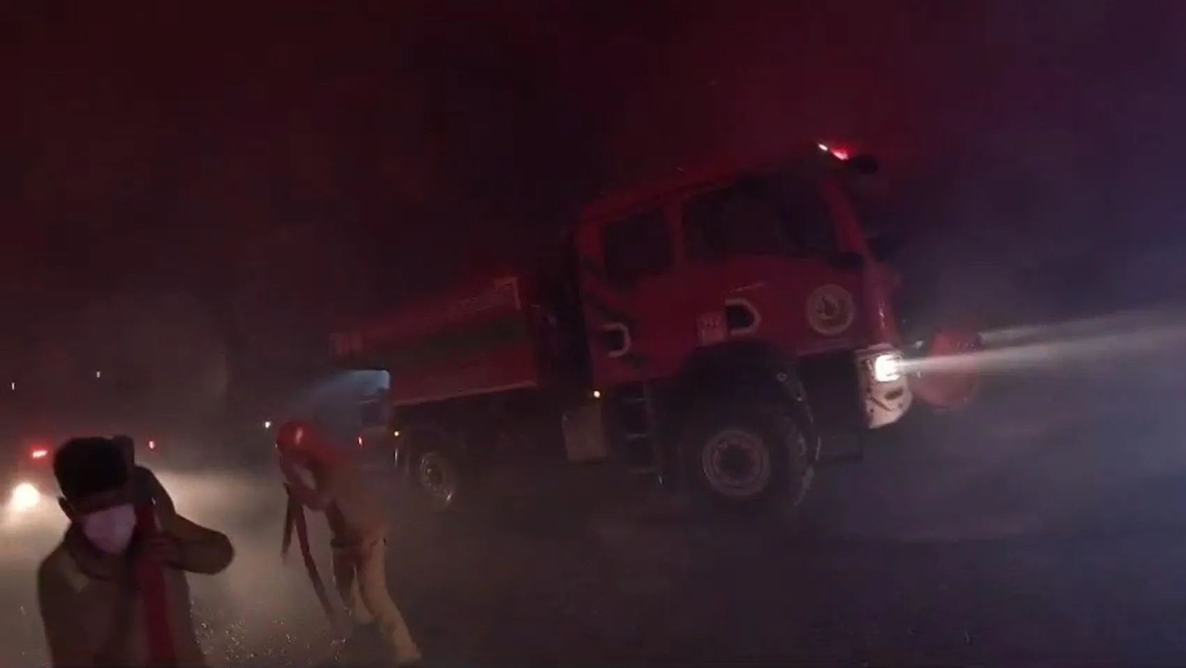 Muğla yangınlarında orman işçisinin nefes kesen mücadelesi kamerada