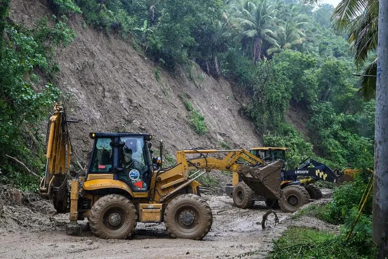Filipinler Bavi Tayfunu ile sarsıldı