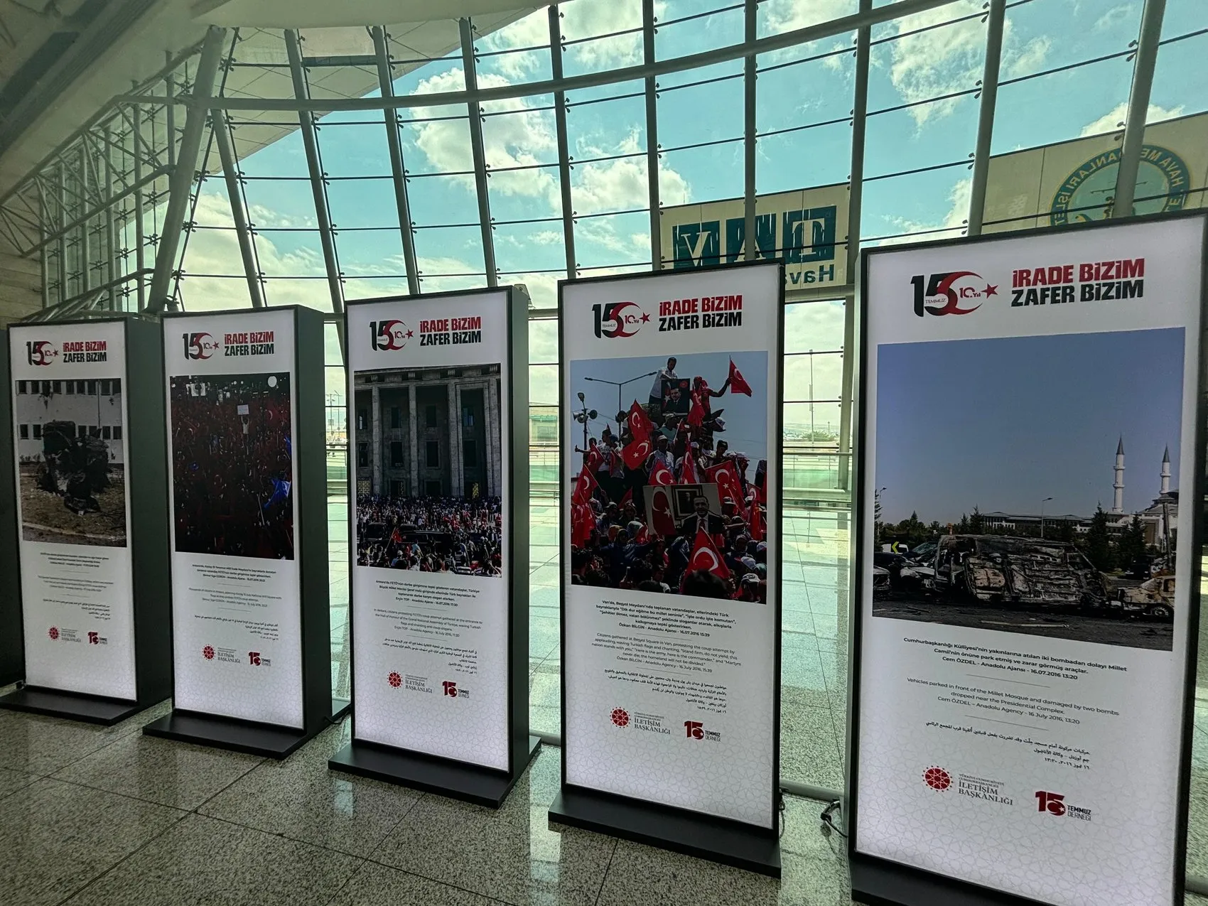 Esenboğa Havalimanında 15 Temmuz direnişi fotoğraf karesi oldu