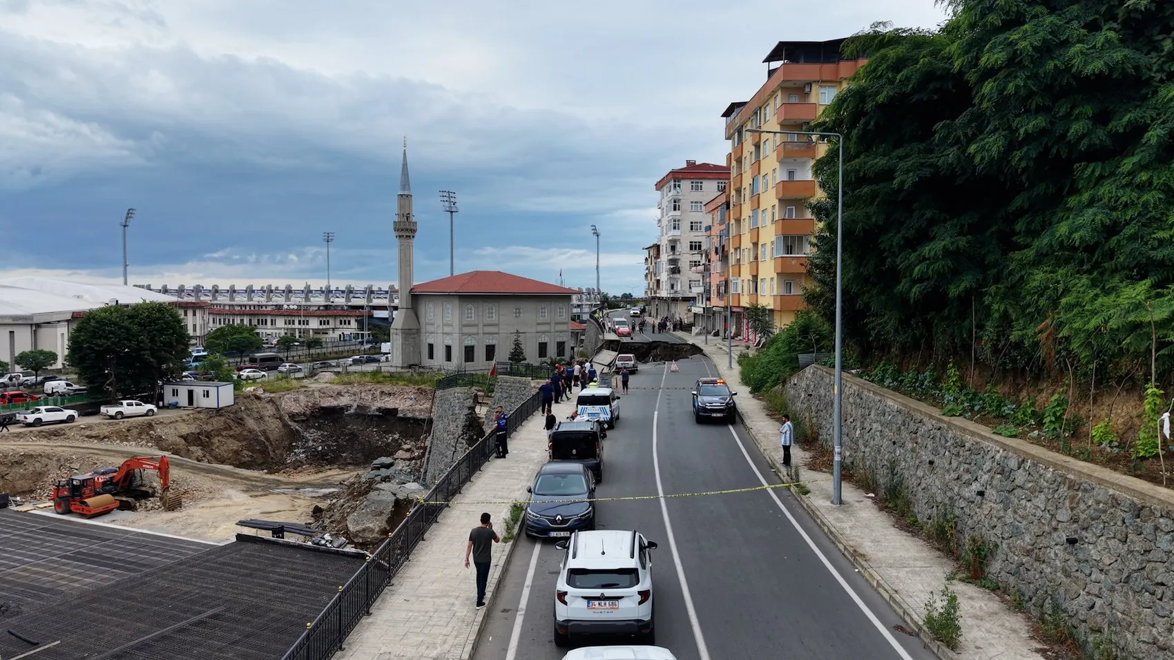 Rize’de yurt inşaatı kazısı mahalleyi karıştırdı