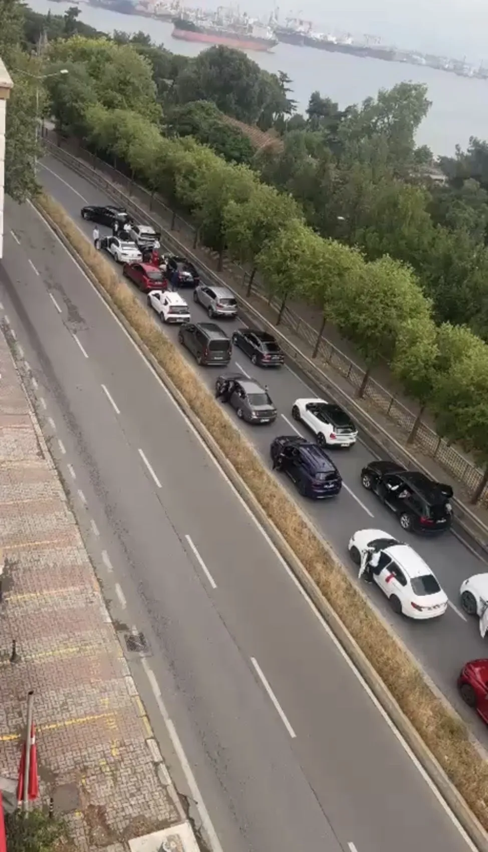 Pendik trafiğini birbirine katan düğün konvoyuna ağır ceza