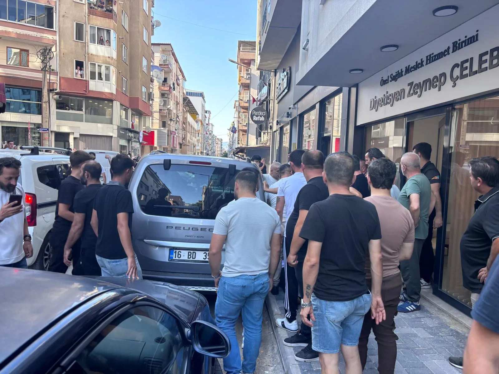 Orhangazi sokaklarında silahlı kavga