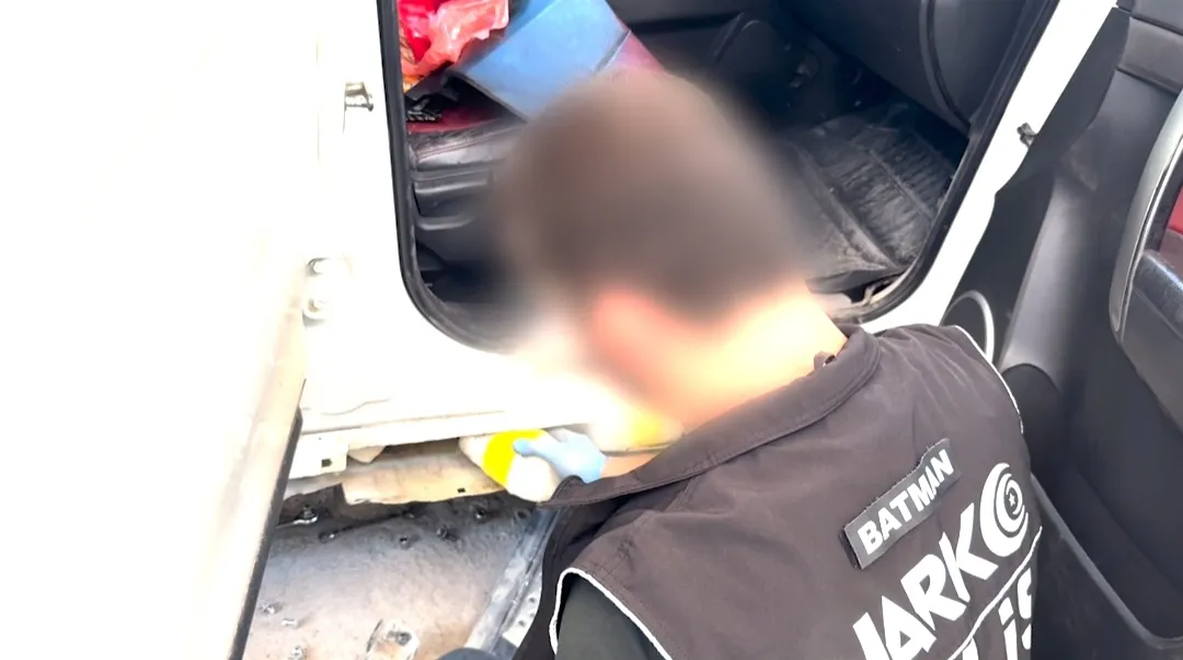 Batman yolundaki otomobilde 19 kilo metamfetamin yakalandı