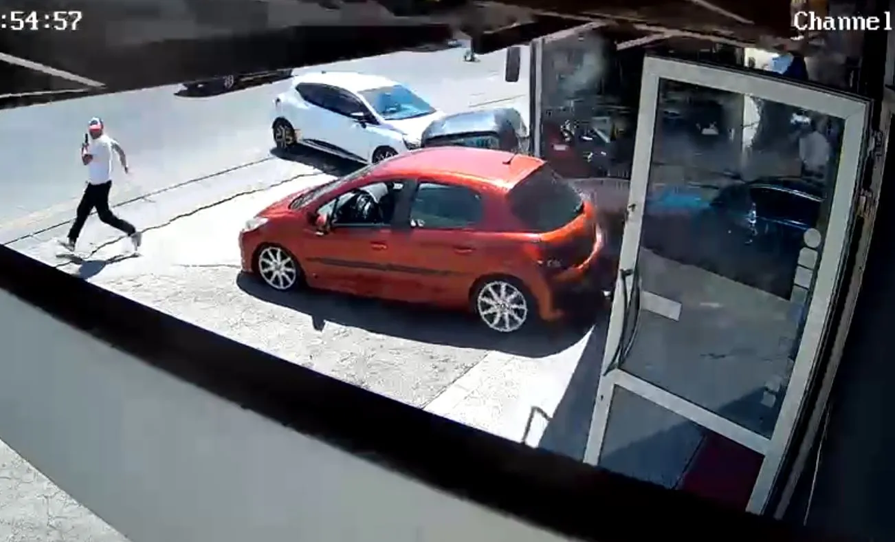 Mamak'ta otobüs kazası dehşeti kamerada