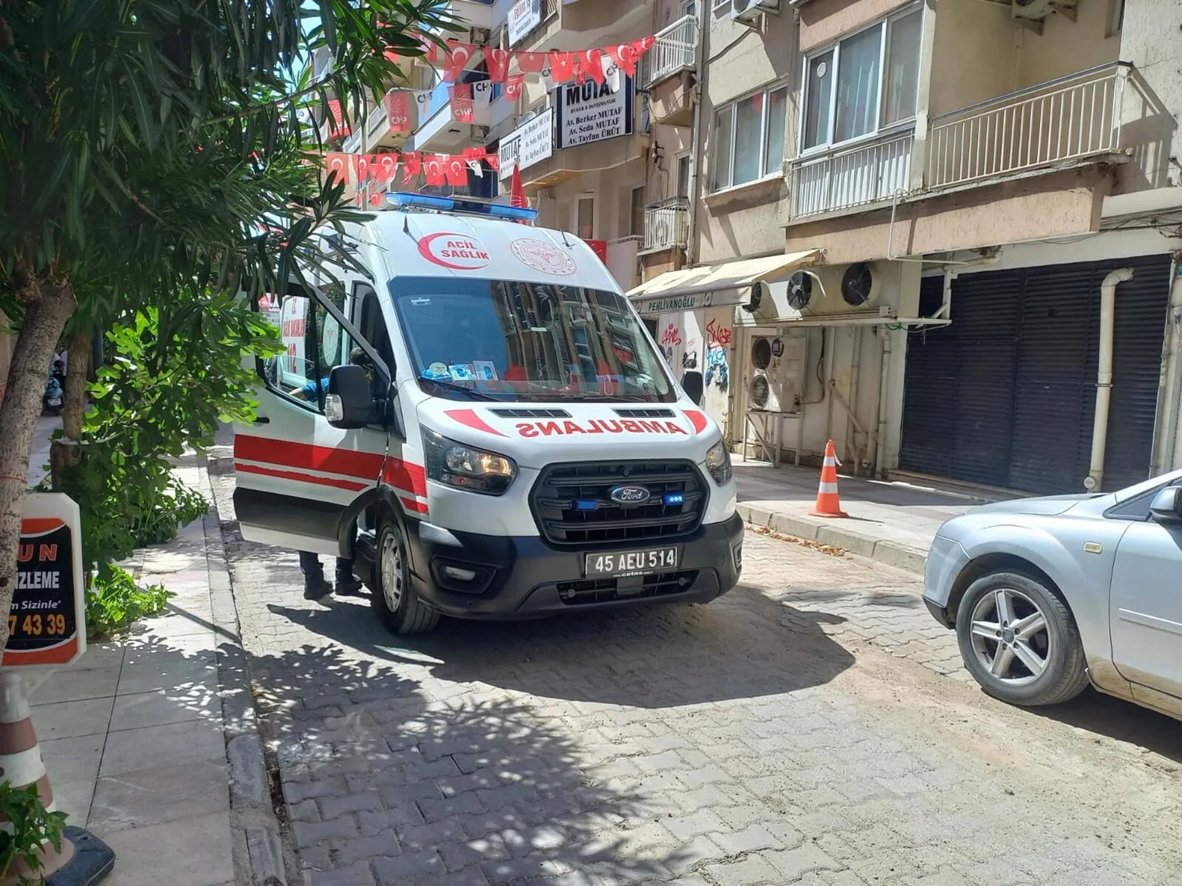CHP Manisa İl Başkanlığı binasında tartışma kanlı bitti