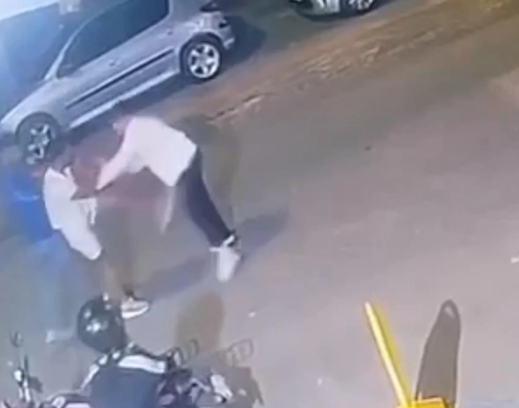 Çorlu sokaklarında bıçaklı kavga kameraya yansıdı