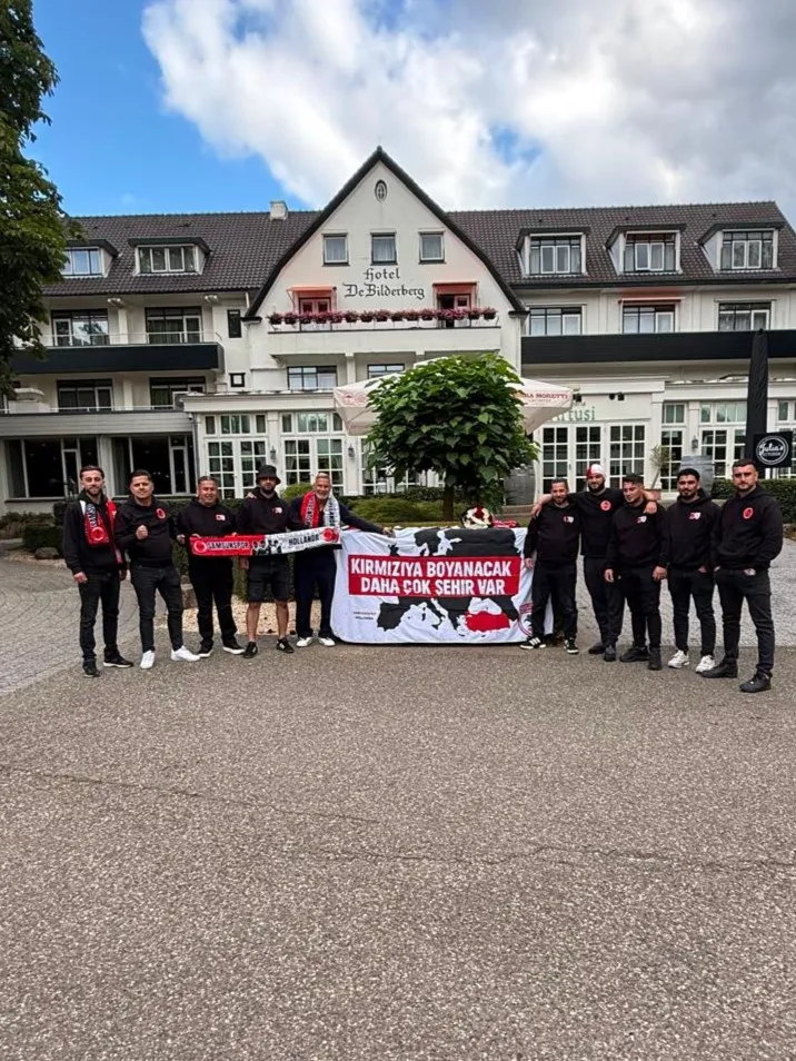 Samsunspor Hollanda kampında coşkulu bir sürprizle karşılandı