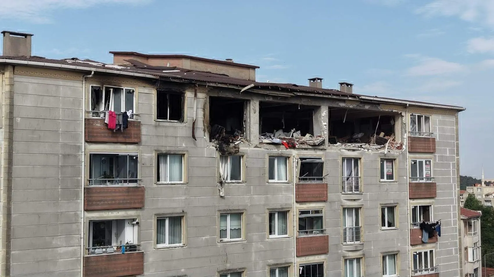 Çorlu'da apartman patlamasıyla gelen acı tablo
