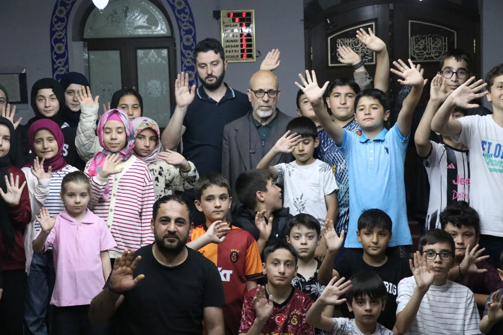 Kayseri'nin vefalı temizlikçisi Dursun amca hayaline kavuştu