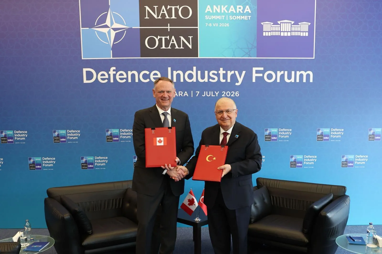 Bakan Güler NATO zirvesinde savunma iş birliği için masaya oturdu