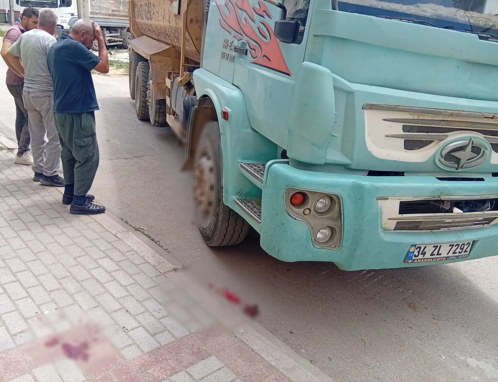 İnegöl’de bisikletli çocuğa hafriyat kamyonu çarptı