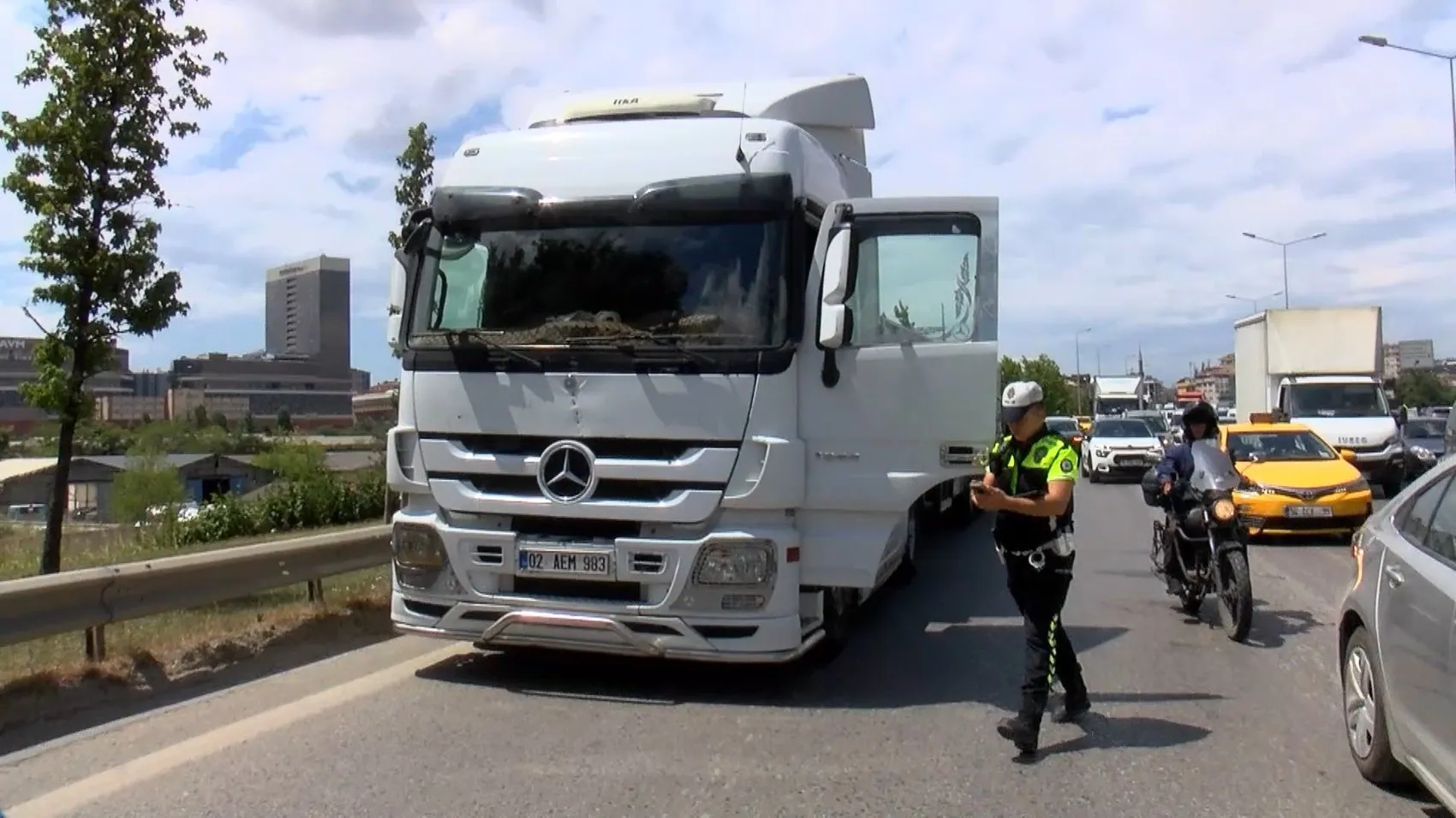 Ümraniye Şile Yolu üzerinde motosikletli polis kazası
