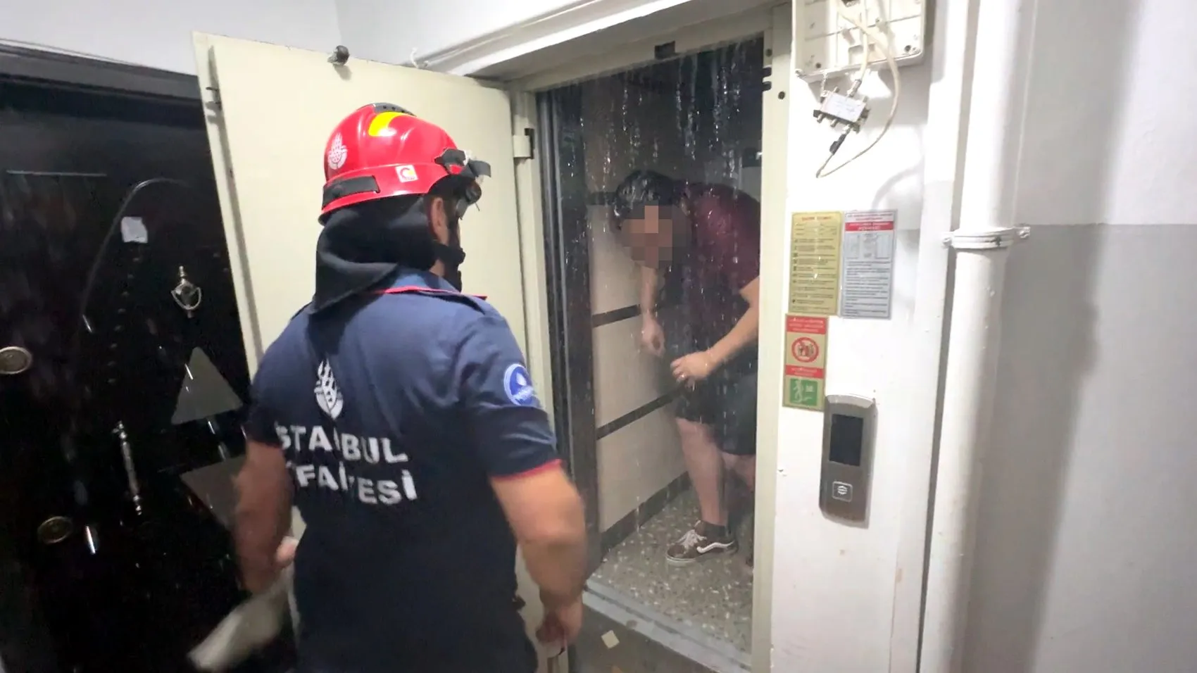Avcılar’da kentsel dönüşüm binasında su saati faciası