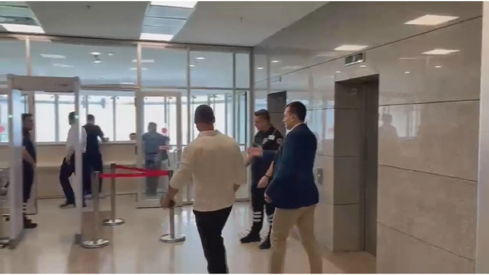 Kerem Bürsin Ahbap soruşturması kapsamında adliyeye gitti