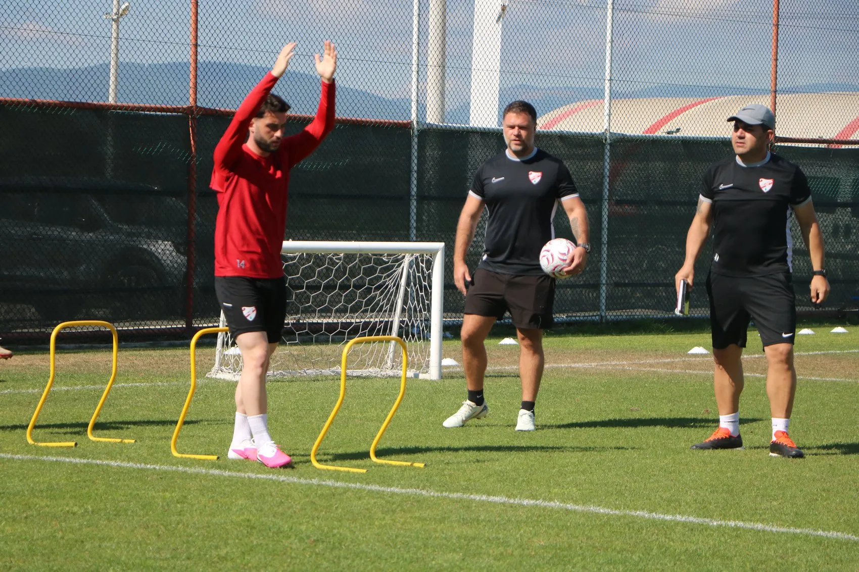 Boluspor'da Daniel Farrar dönemi çift mesaiyle başladı
