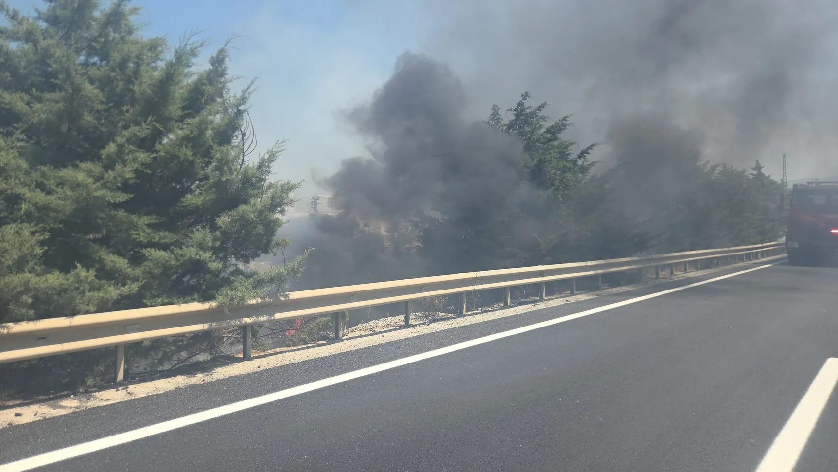 Orhangazi yolunda korkutan yangın söndürüldü