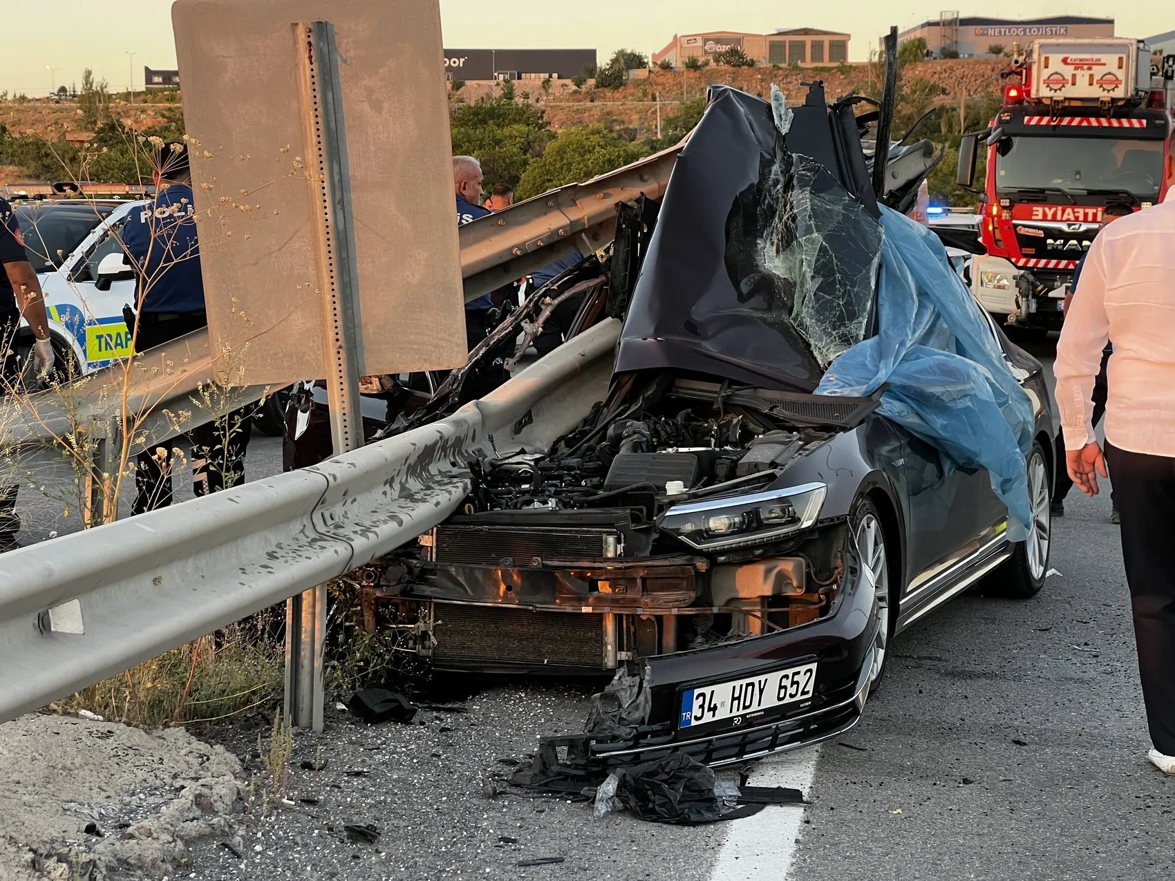 Kayseri'de düğün konvoyu kazasında hayatını kaybeden genç anne defnedildi