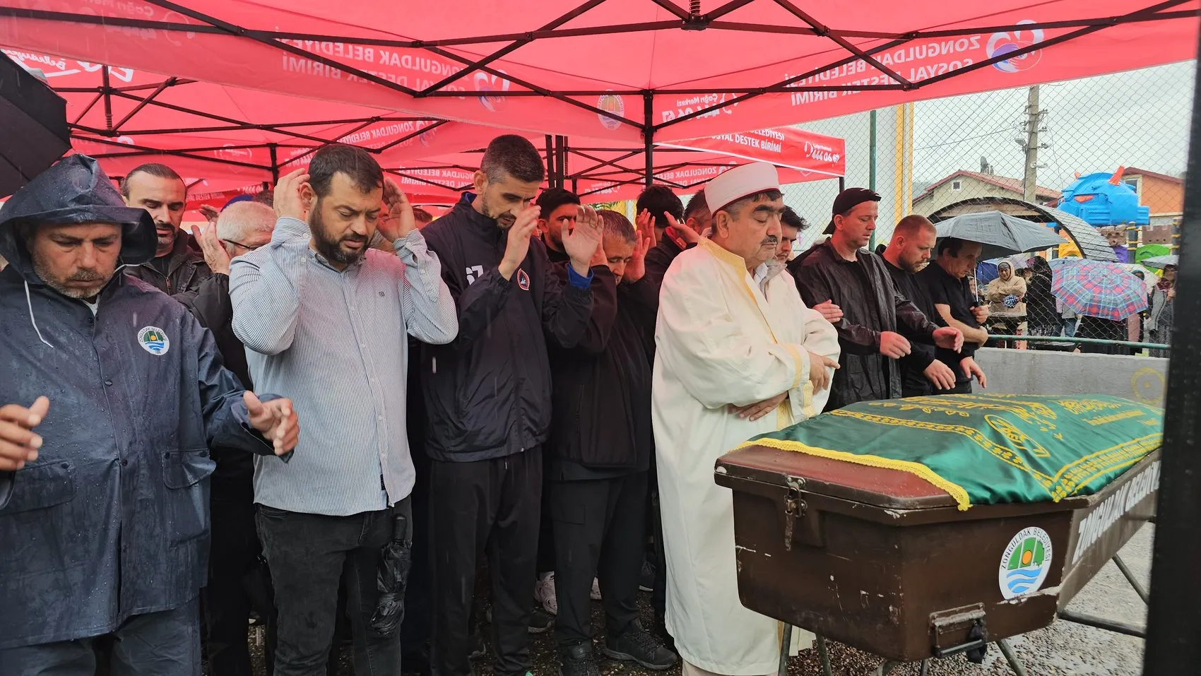 Rusya'daki İHA saldırısında hayatını kaybeden çarkçıbaşı son yolculuğuna uğurlandı